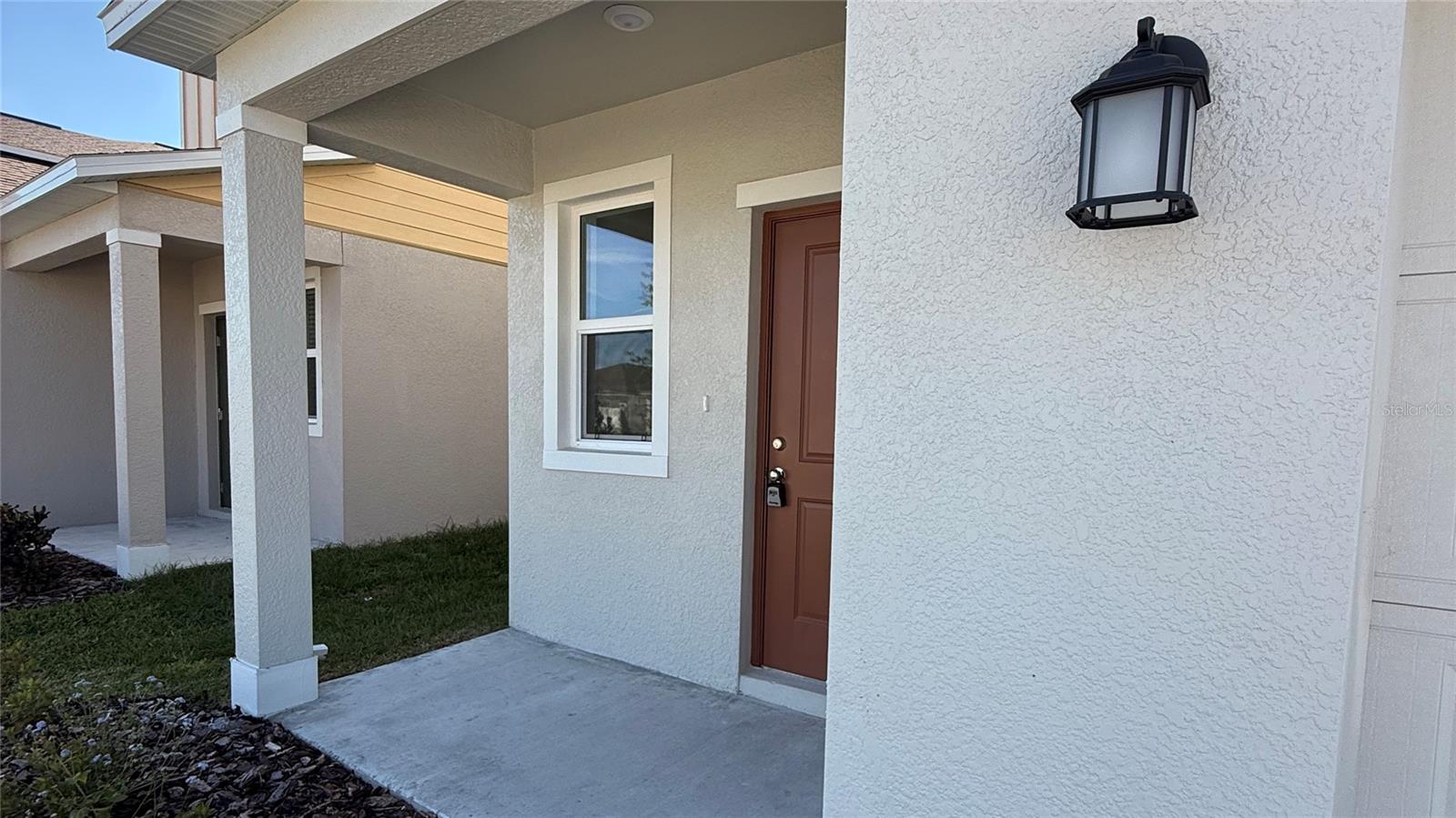 PEACE CREEK RESERVE 40'S - Residential Lease