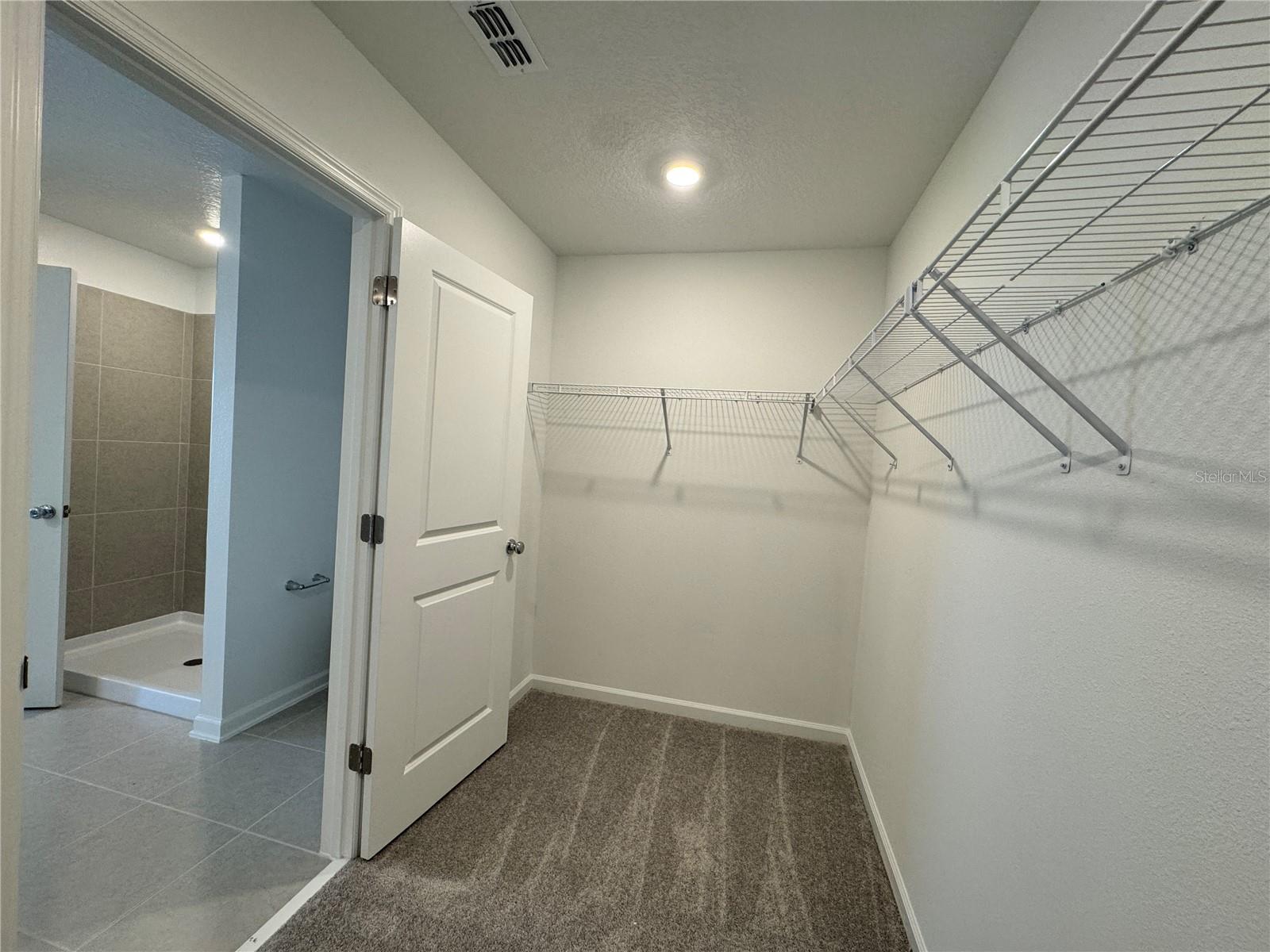 PEACE CREEK RESERVE 40'S - Residential Lease