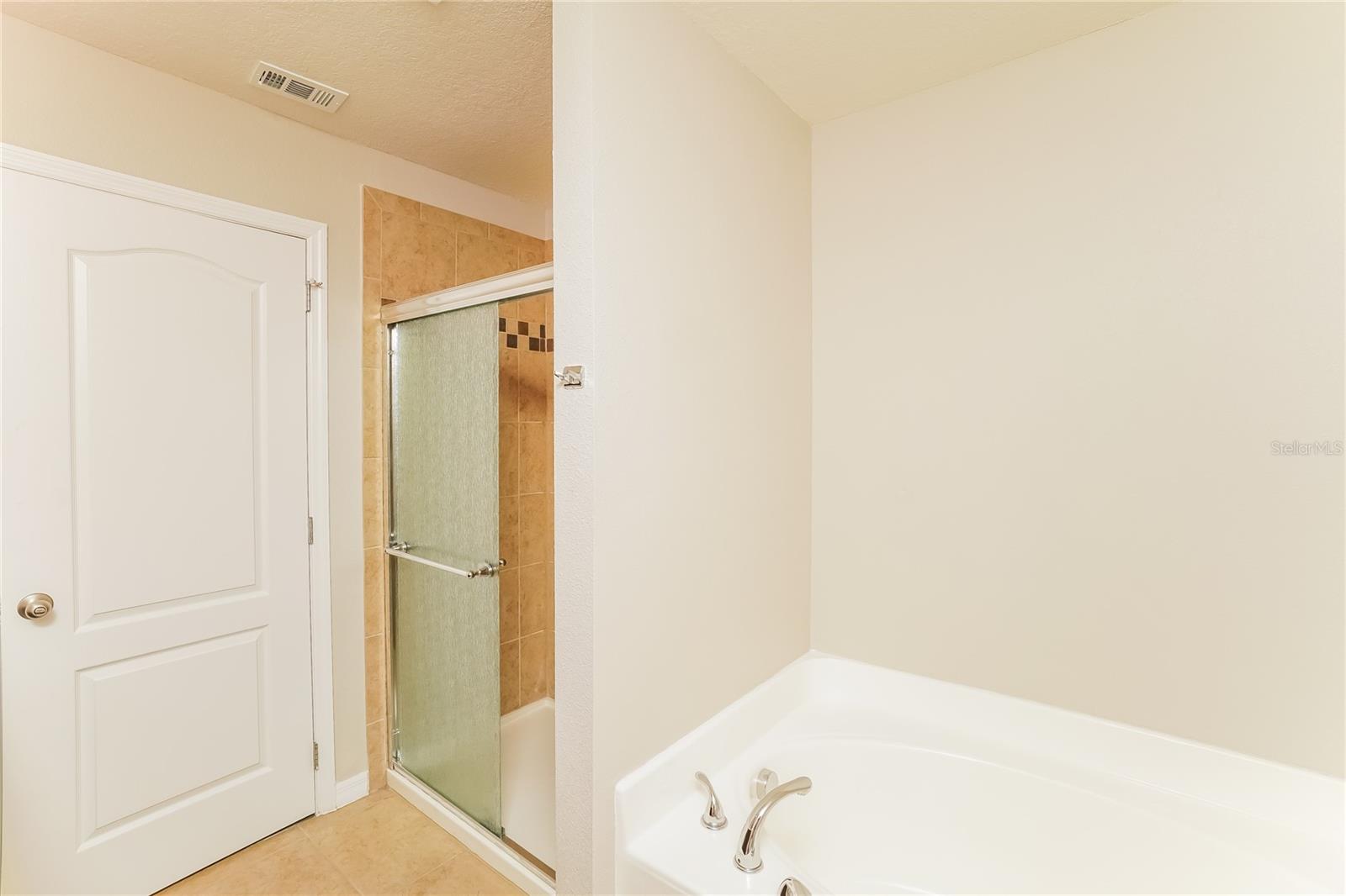 ABBEY GLEN I A-E - Residential