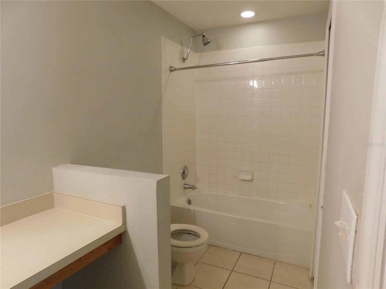 EDGEWATER PLACE - Residential