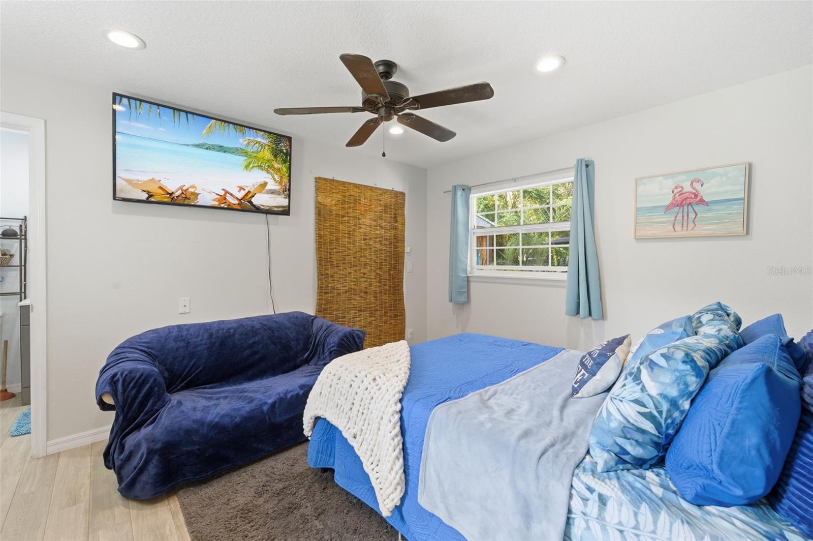 206 S HUNTING LODGE DRIVE