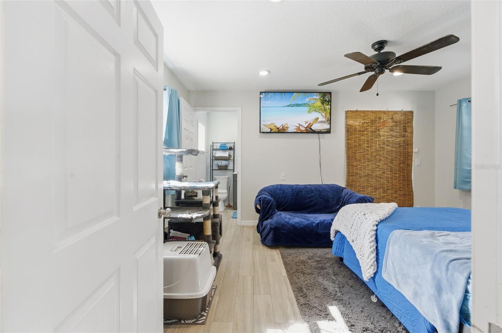 206 S HUNTING LODGE DRIVE