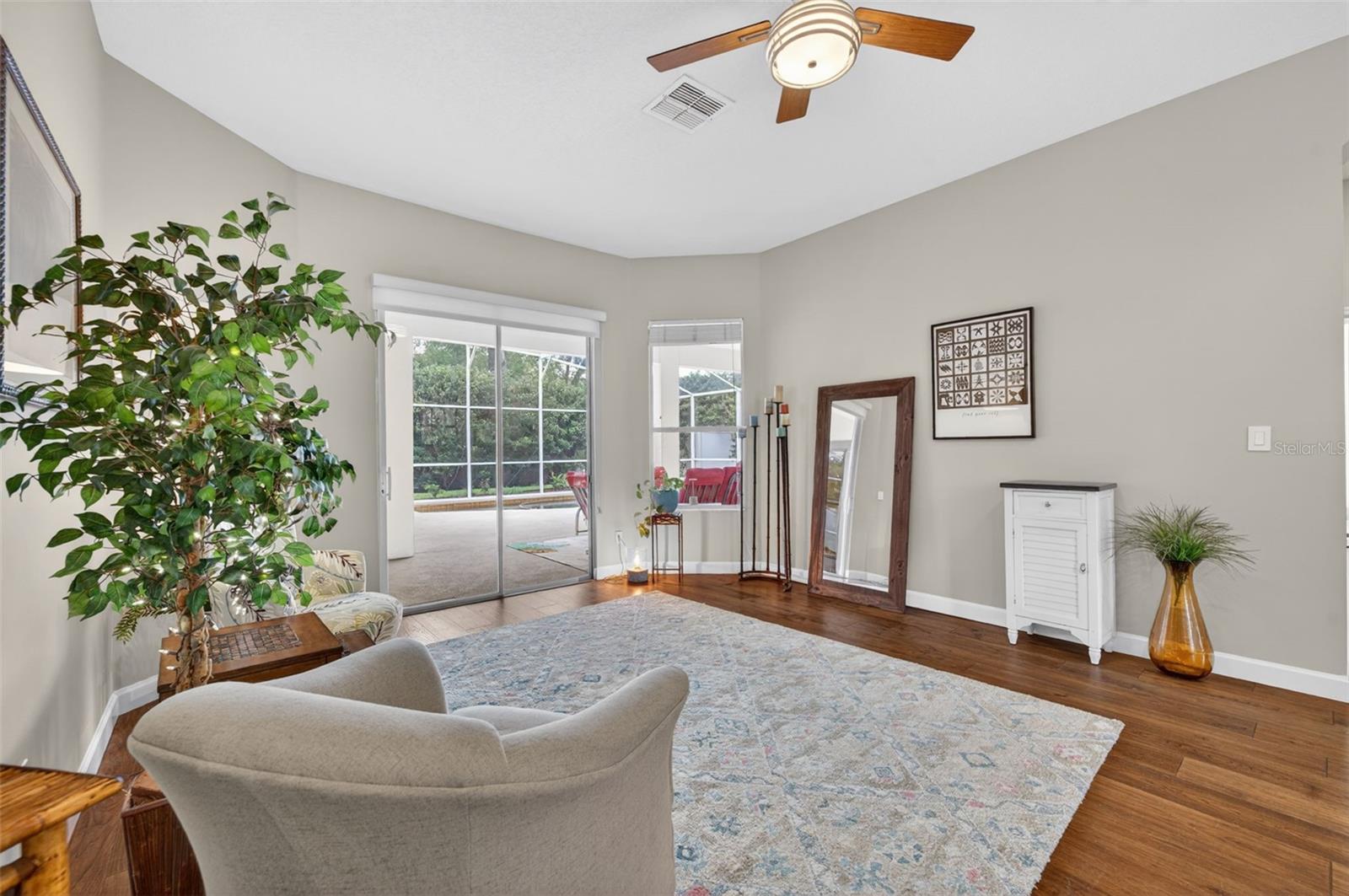 411 DEER POINTE CIRCLE