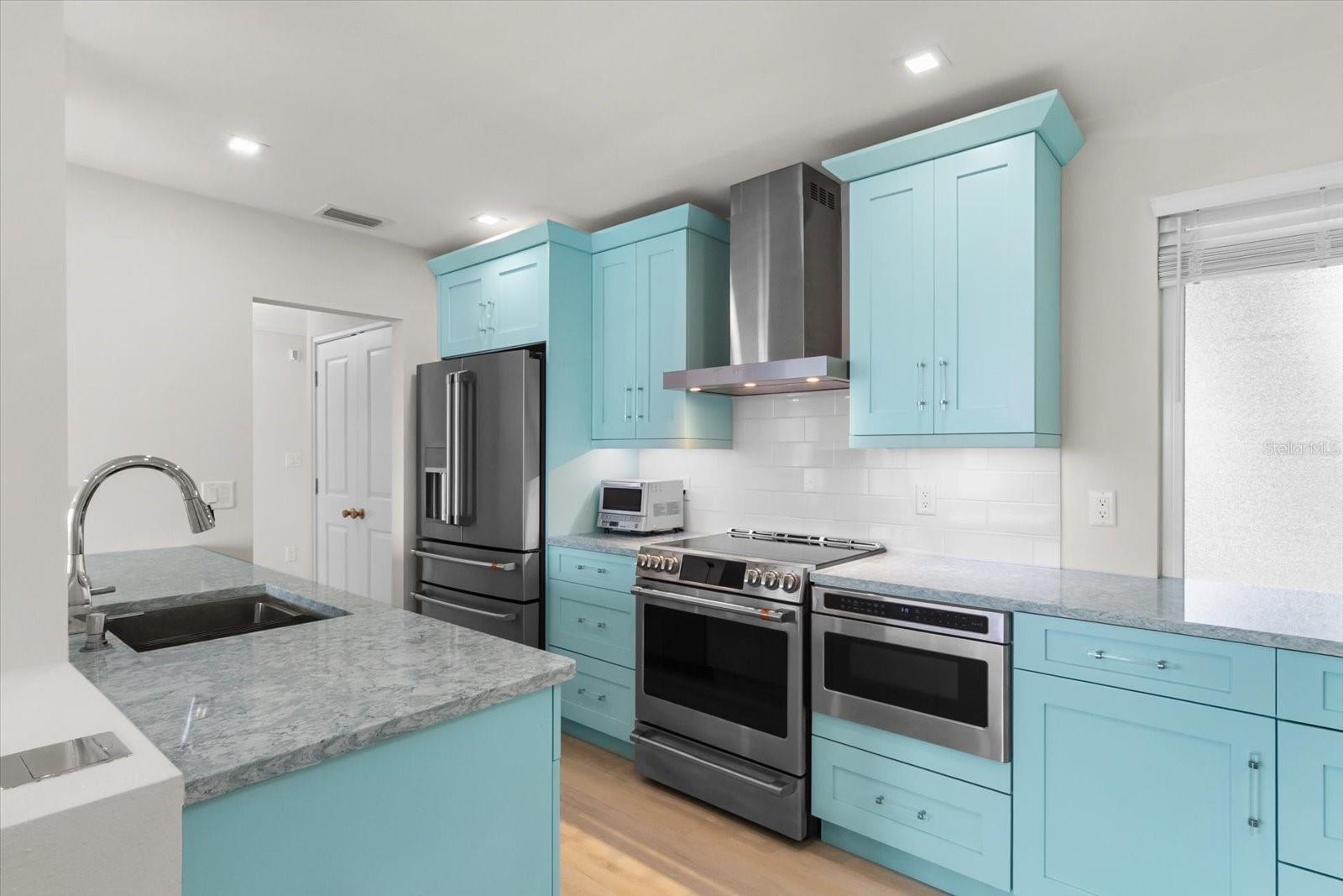 HARBOR HOUSE - Residential