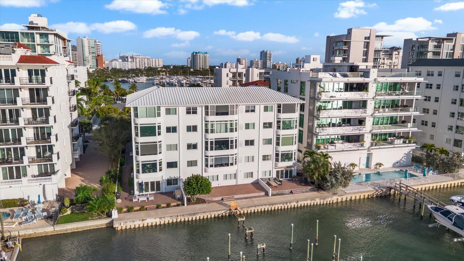 HARBOR HOUSE - Residential