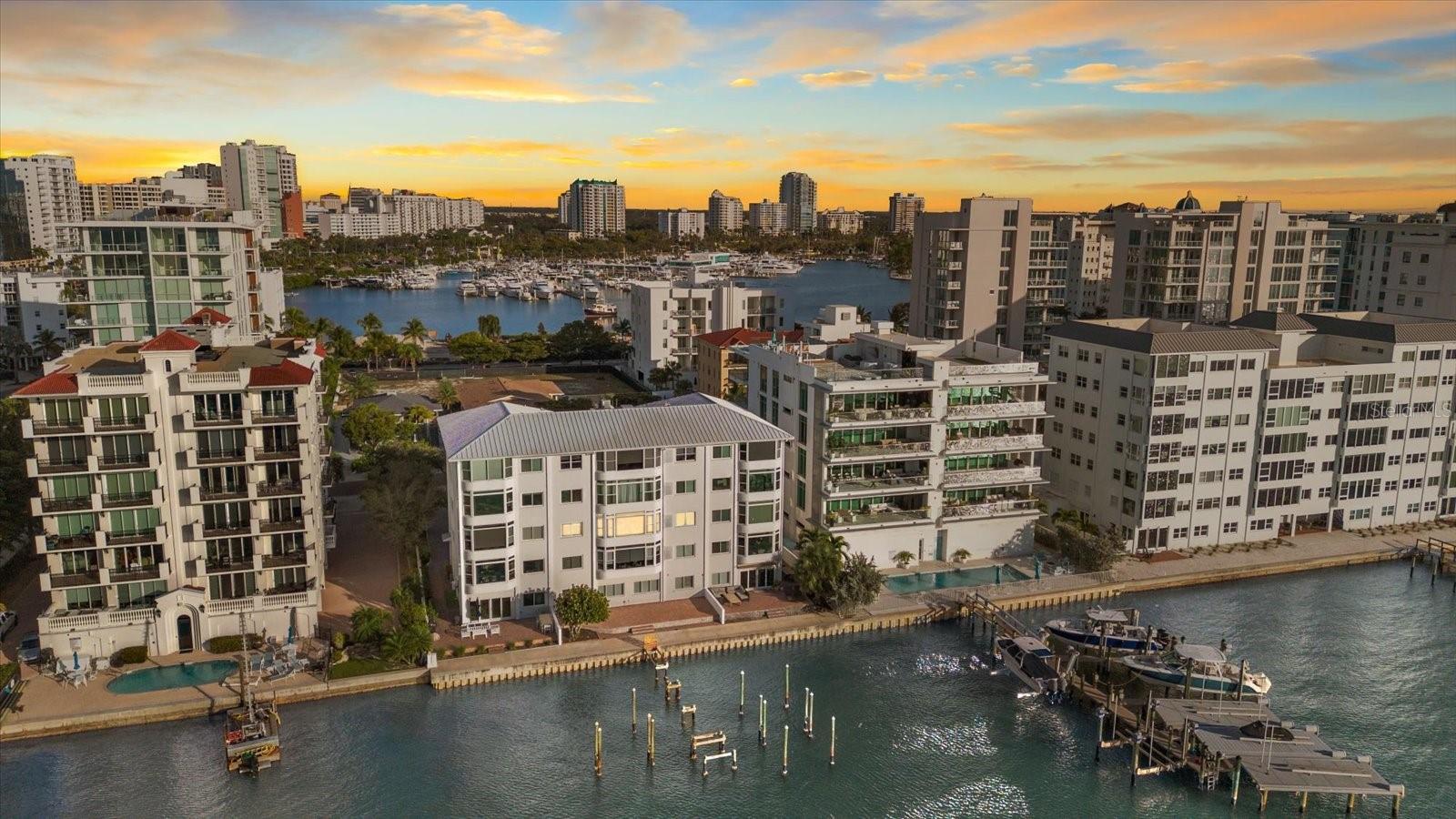 HARBOR HOUSE - Residential