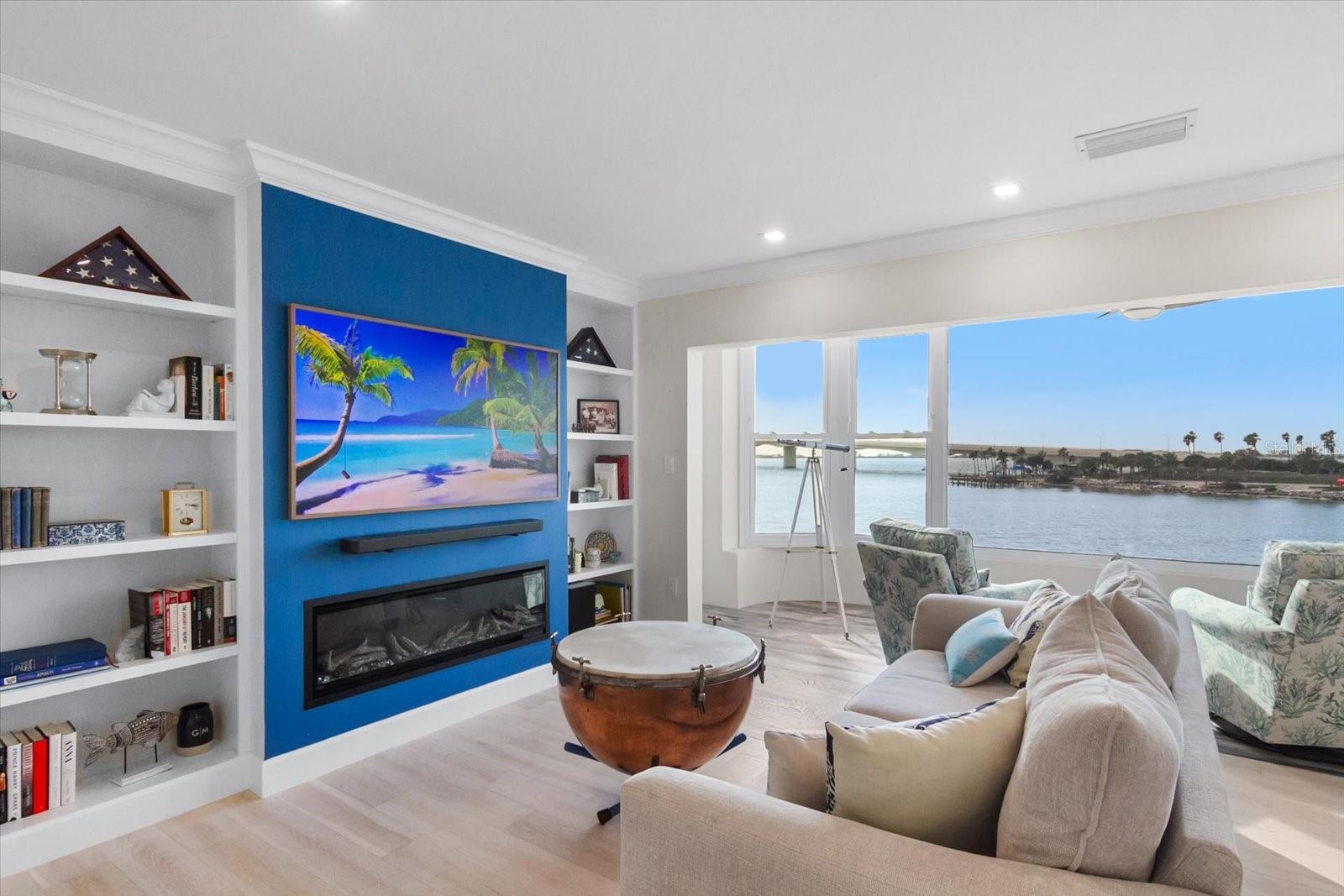 HARBOR HOUSE - Residential