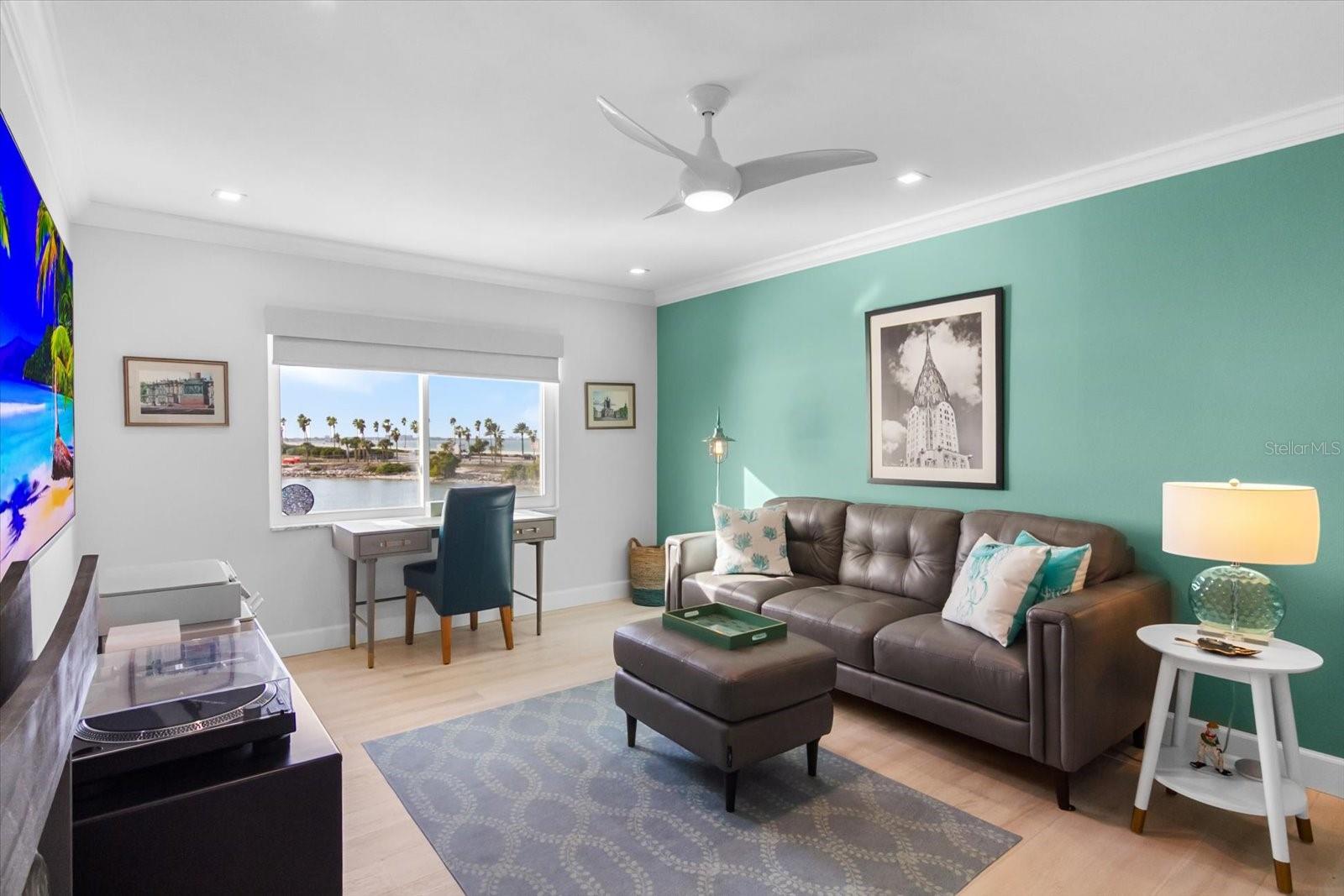 HARBOR HOUSE - Residential