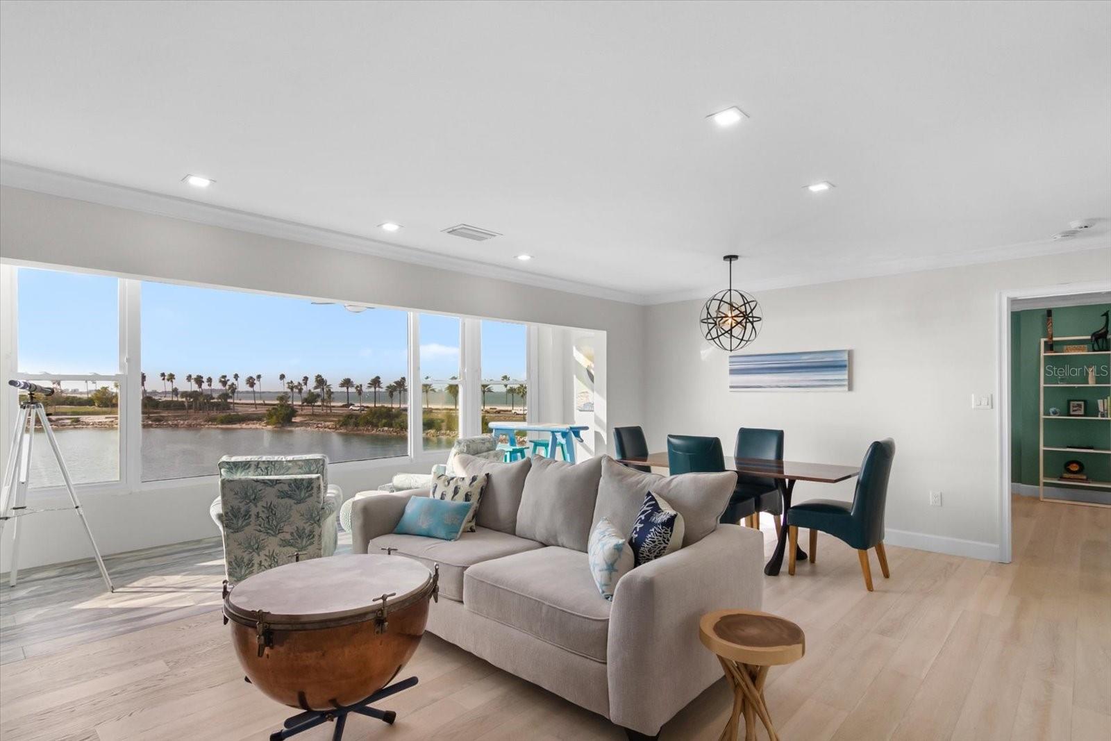 HARBOR HOUSE - Residential