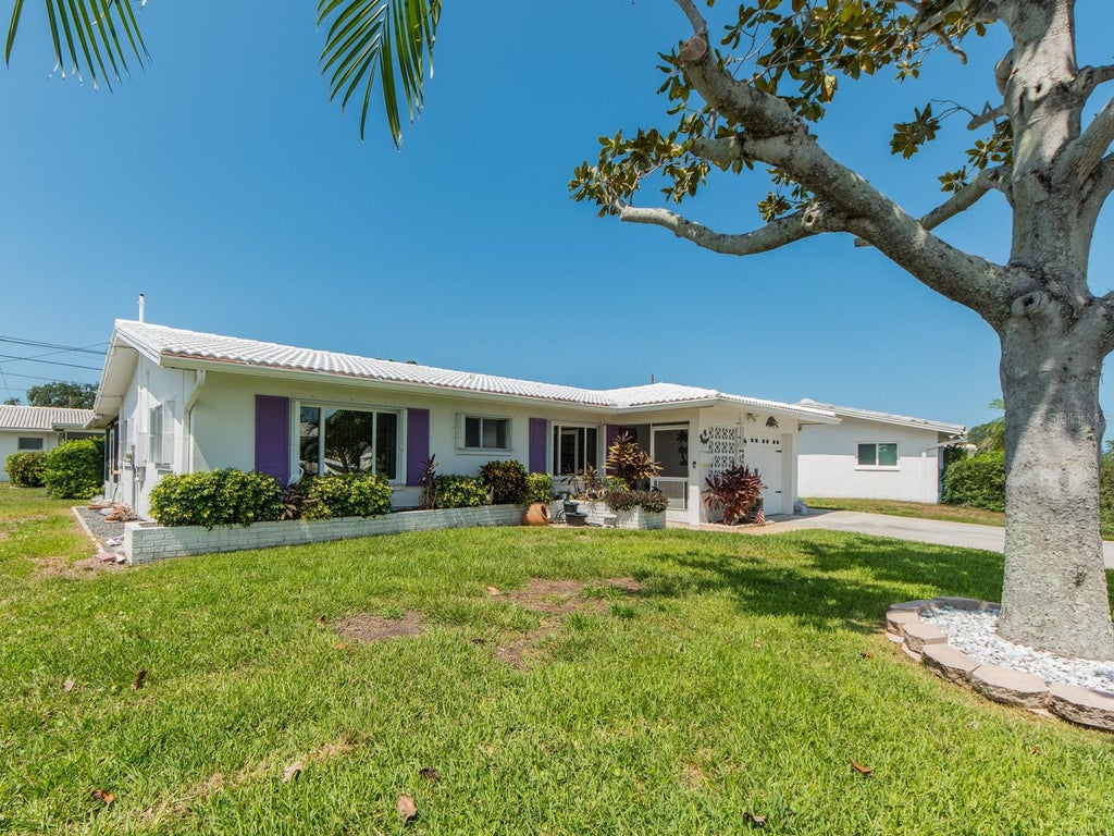 Photo of 14104 89th Avenue, Seminole, FL 33776 (MLS # TB8538726)