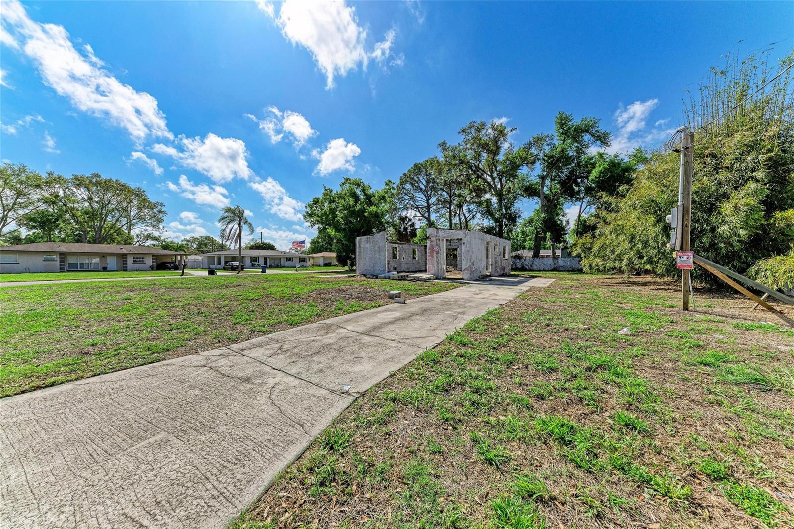 KENSINGTON PARK - Land