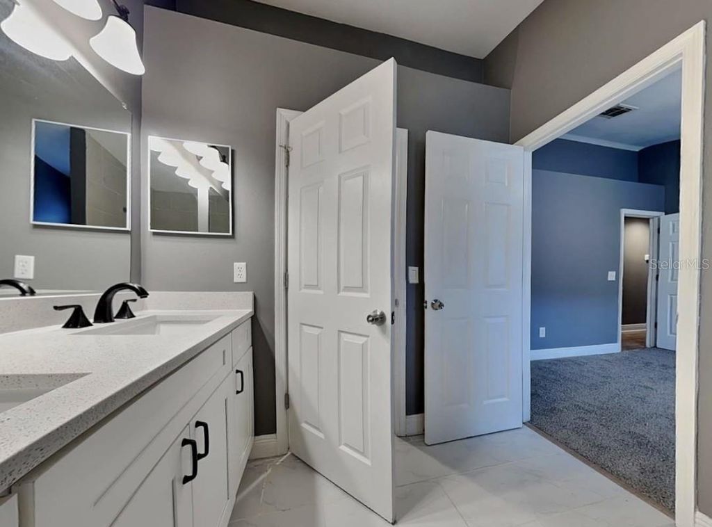 Photo of 2418 Radnor Avenue, Orlando, FL 32826 (MLS # A4683661)