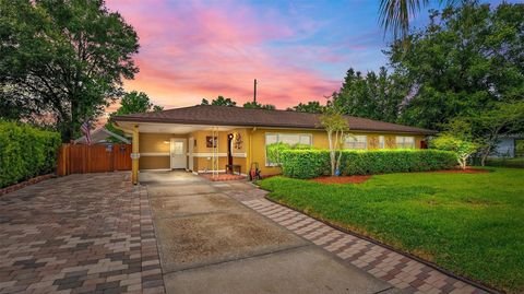 Photo of 6430 Yellowstone Street, Orlando, FL 32807 (MLS # O6321751)