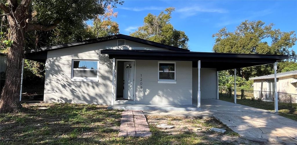 Photo of 1208 Helen Street, Apopka, FL 32703 (MLS # O6362968)