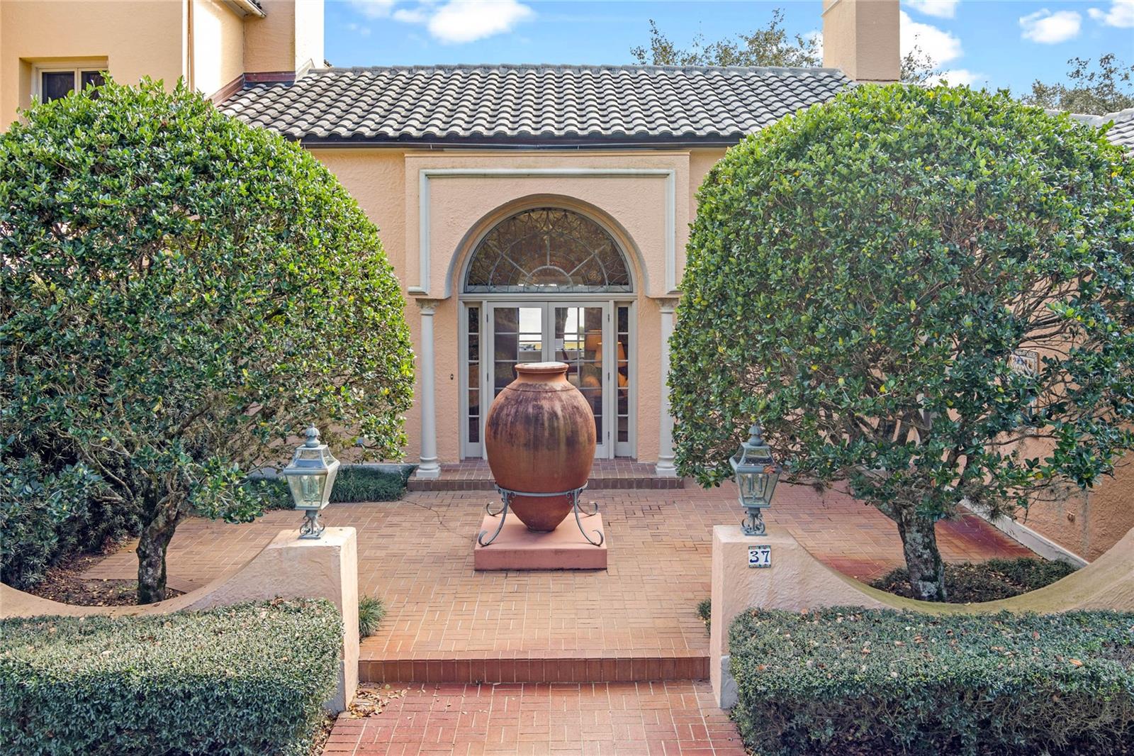 MOUNTAIN LAKE ESTATES - Residential