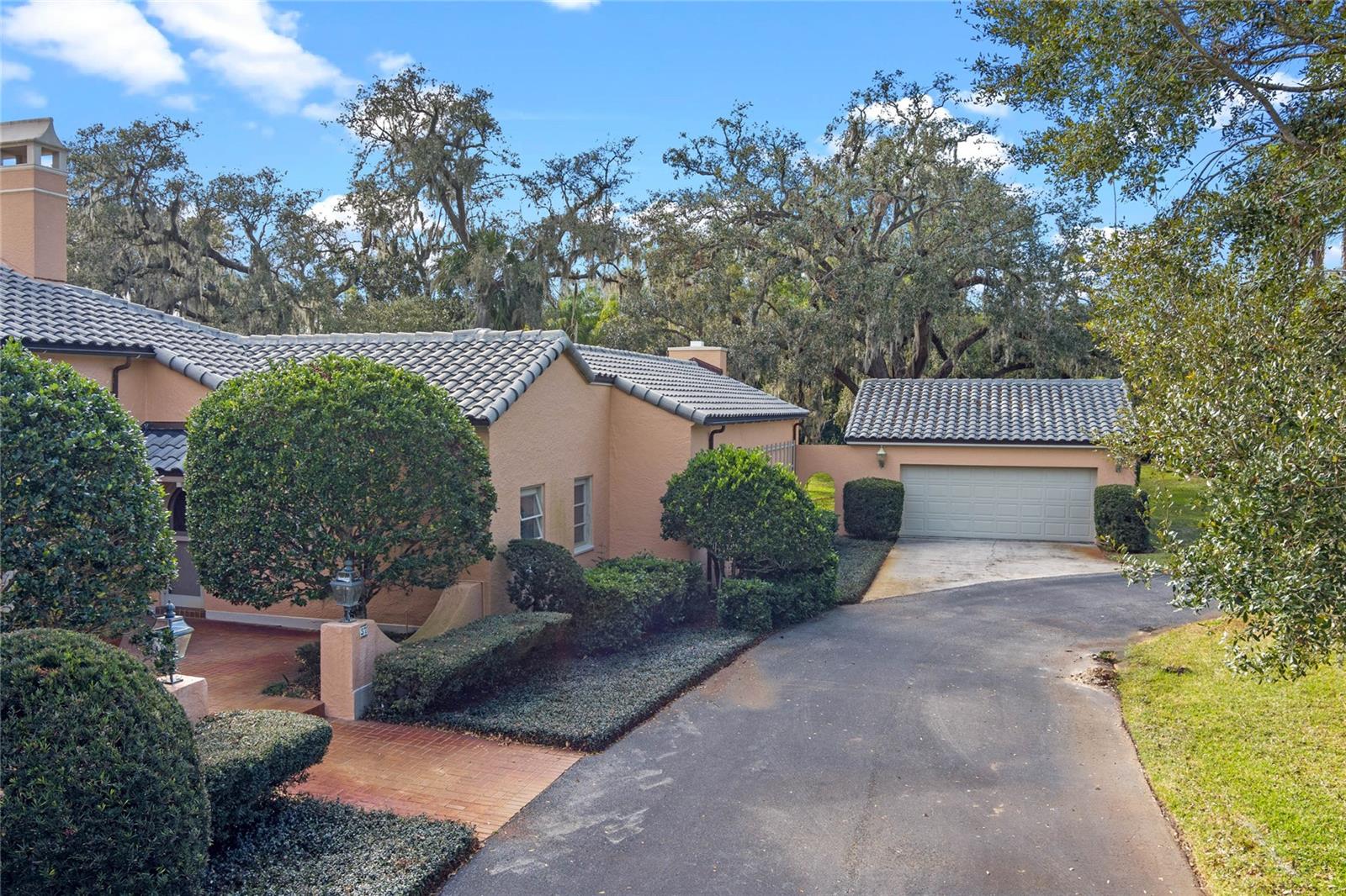 MOUNTAIN LAKE ESTATES - Residential