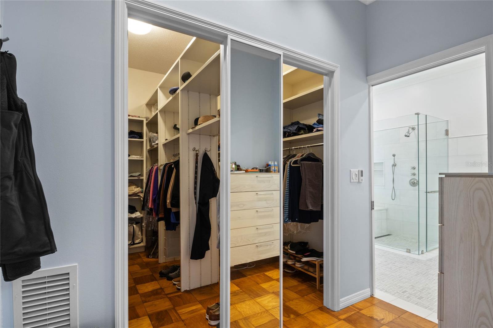 MOUNTAIN LAKE ESTATES - Residential