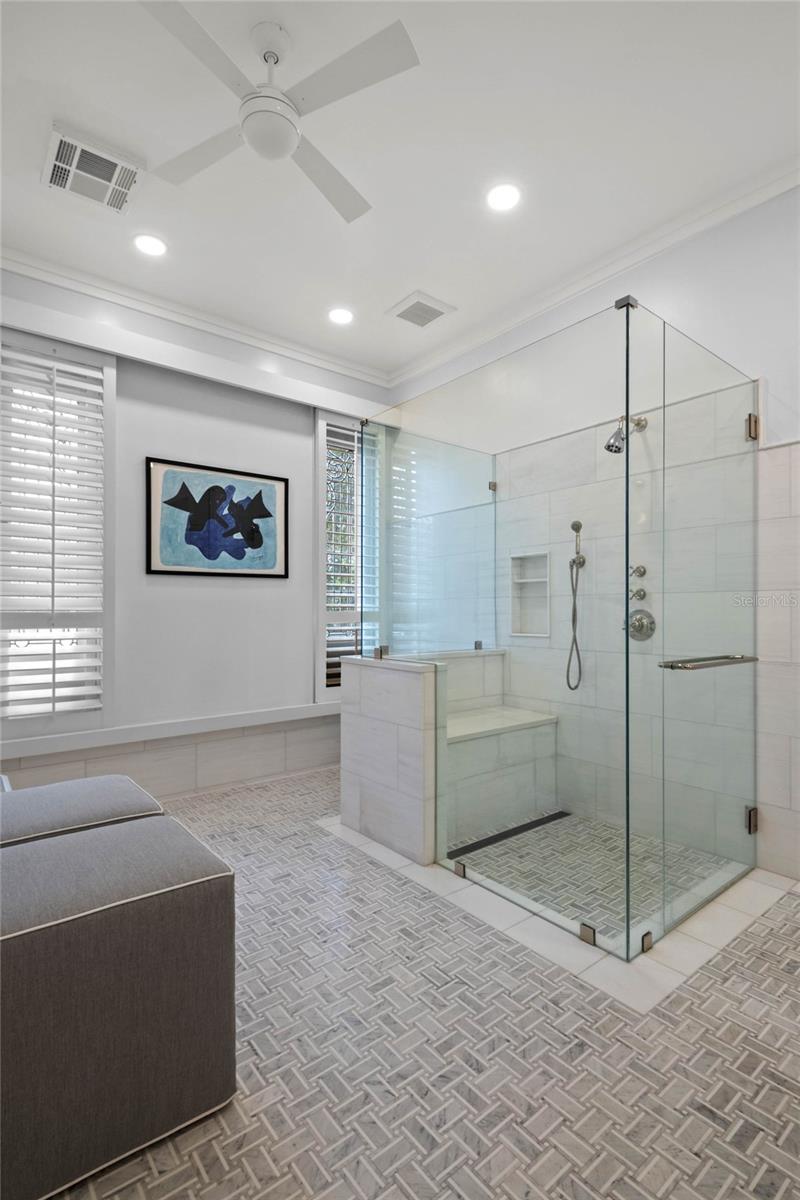 MOUNTAIN LAKE ESTATES - Residential