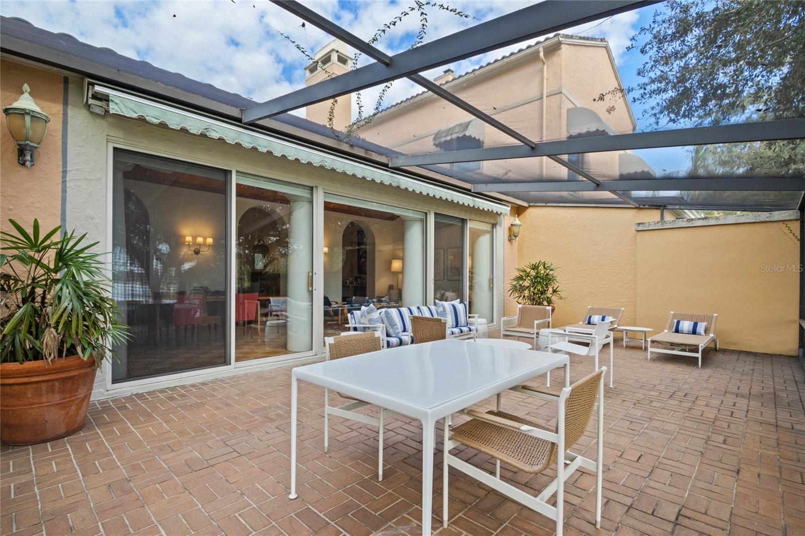 MOUNTAIN LAKE ESTATES - Residential