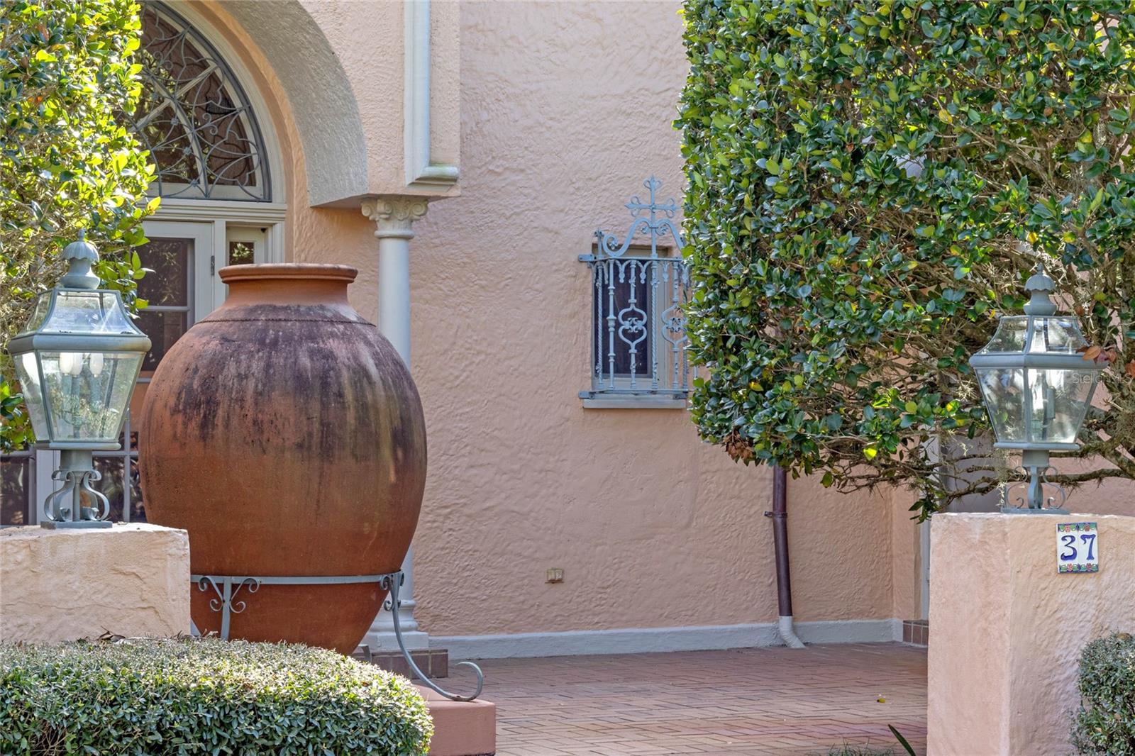 MOUNTAIN LAKE ESTATES - Residential