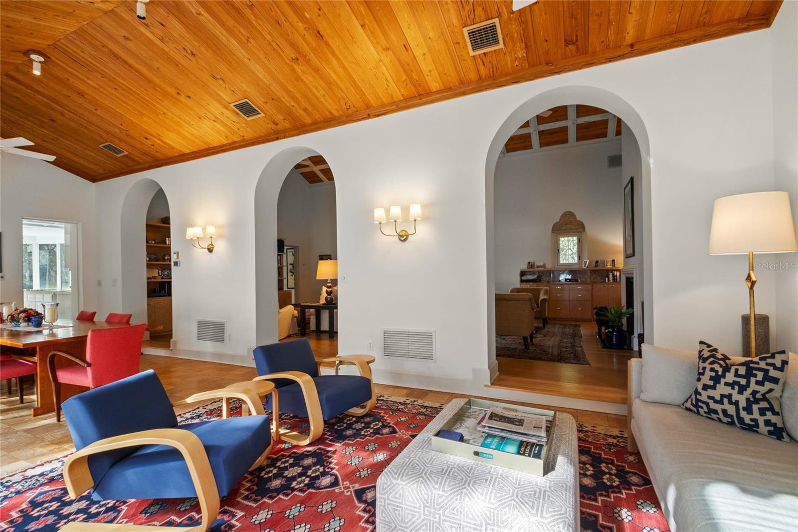 MOUNTAIN LAKE ESTATES - Residential