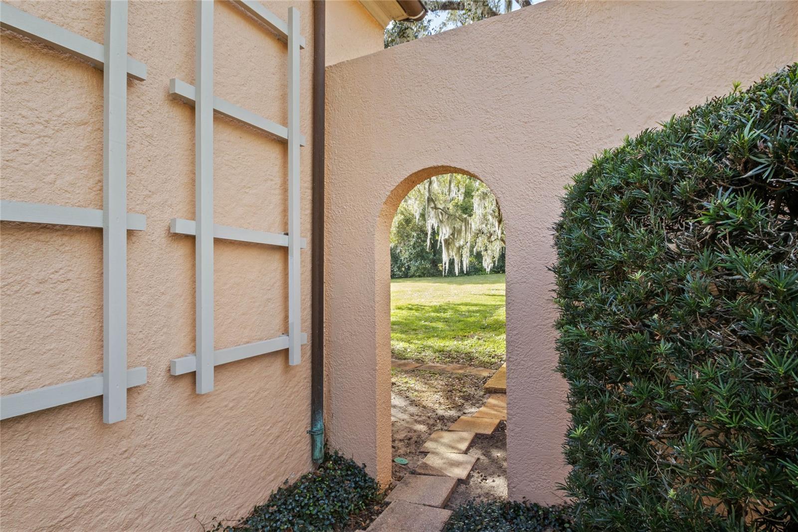 MOUNTAIN LAKE ESTATES - Residential