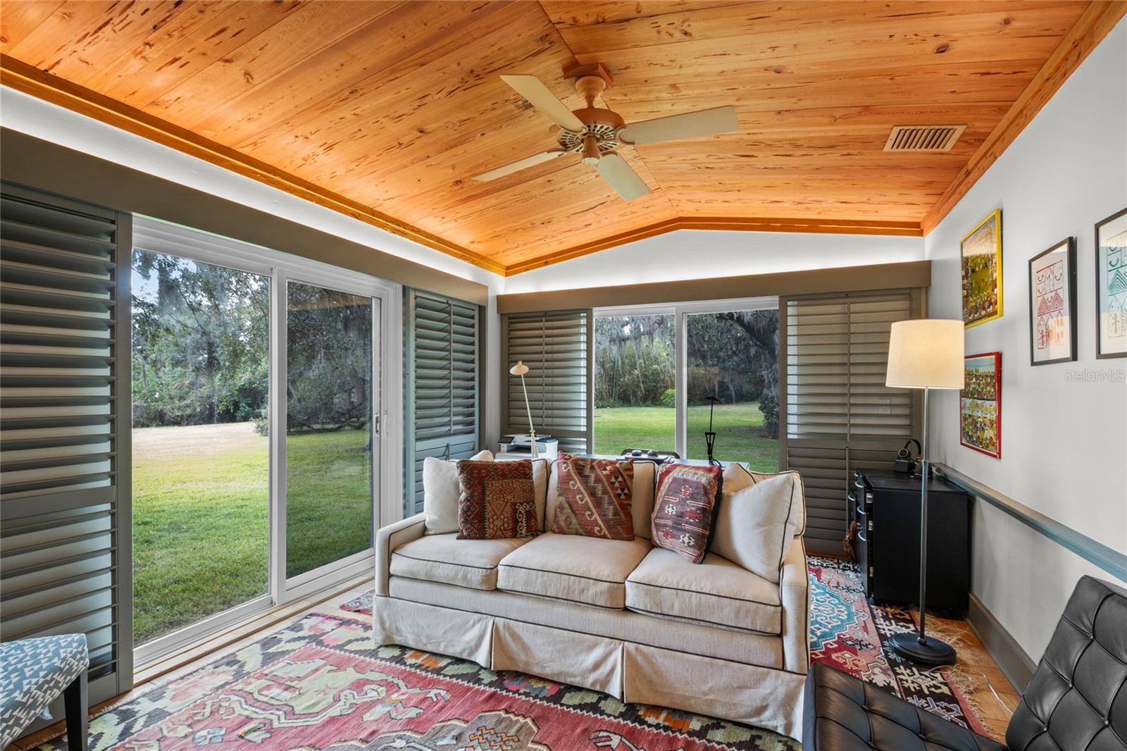 MOUNTAIN LAKE ESTATES - Residential