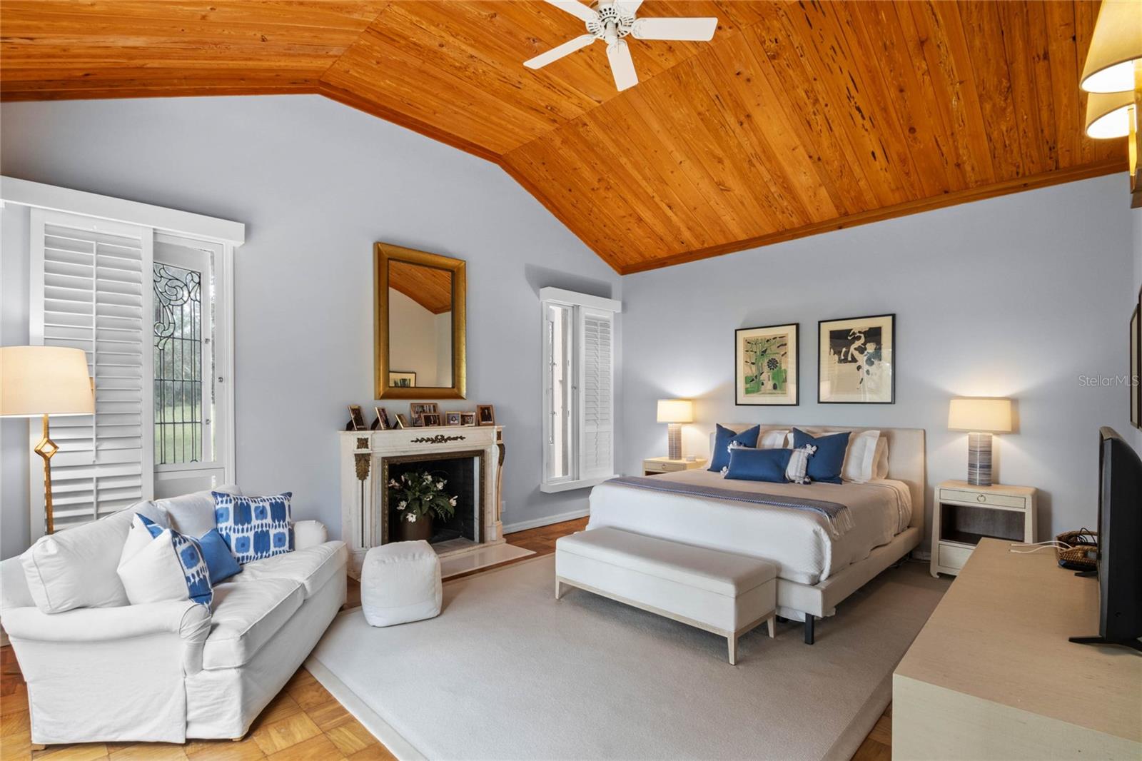 MOUNTAIN LAKE ESTATES - Residential