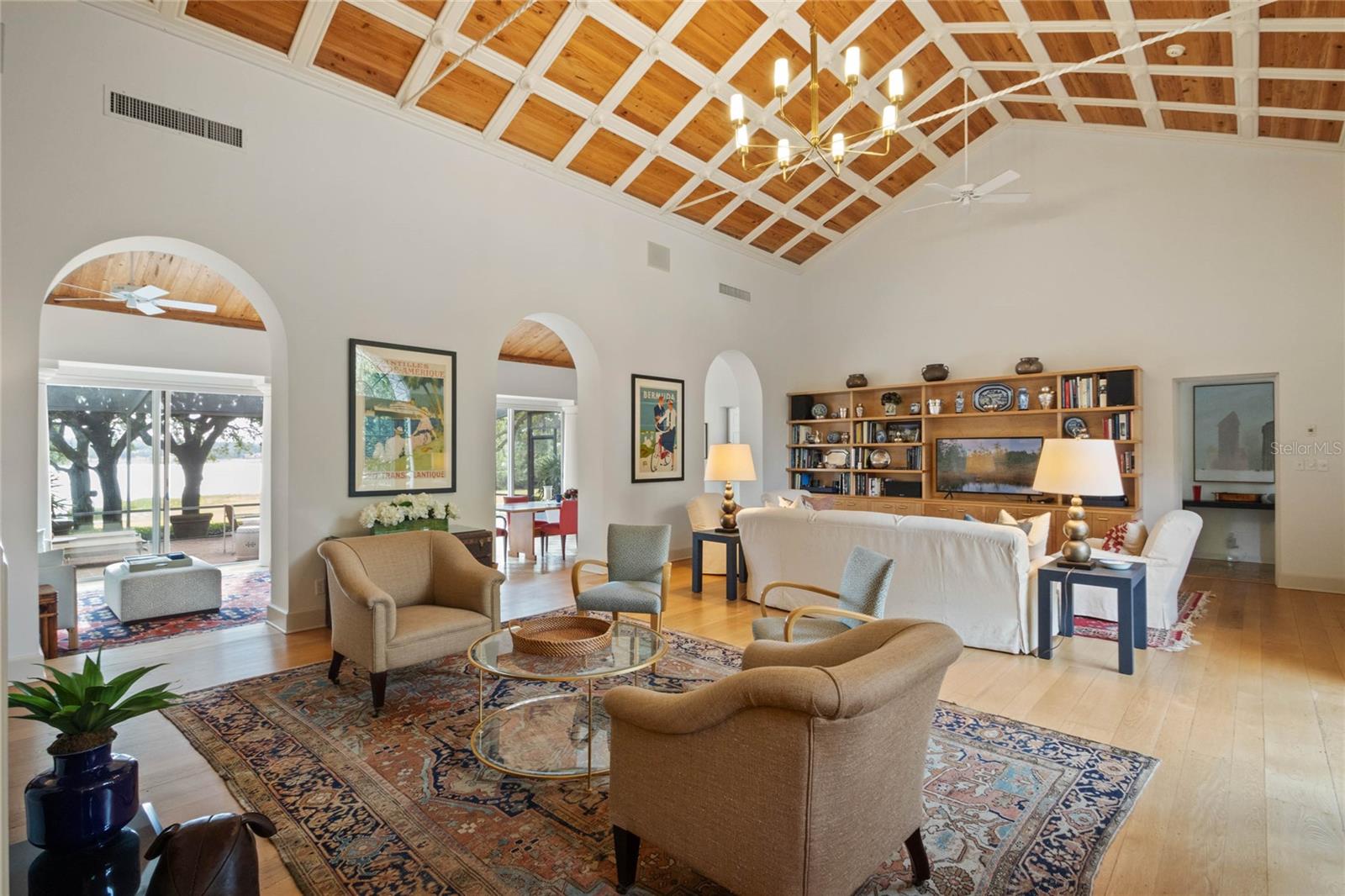 MOUNTAIN LAKE ESTATES - Residential