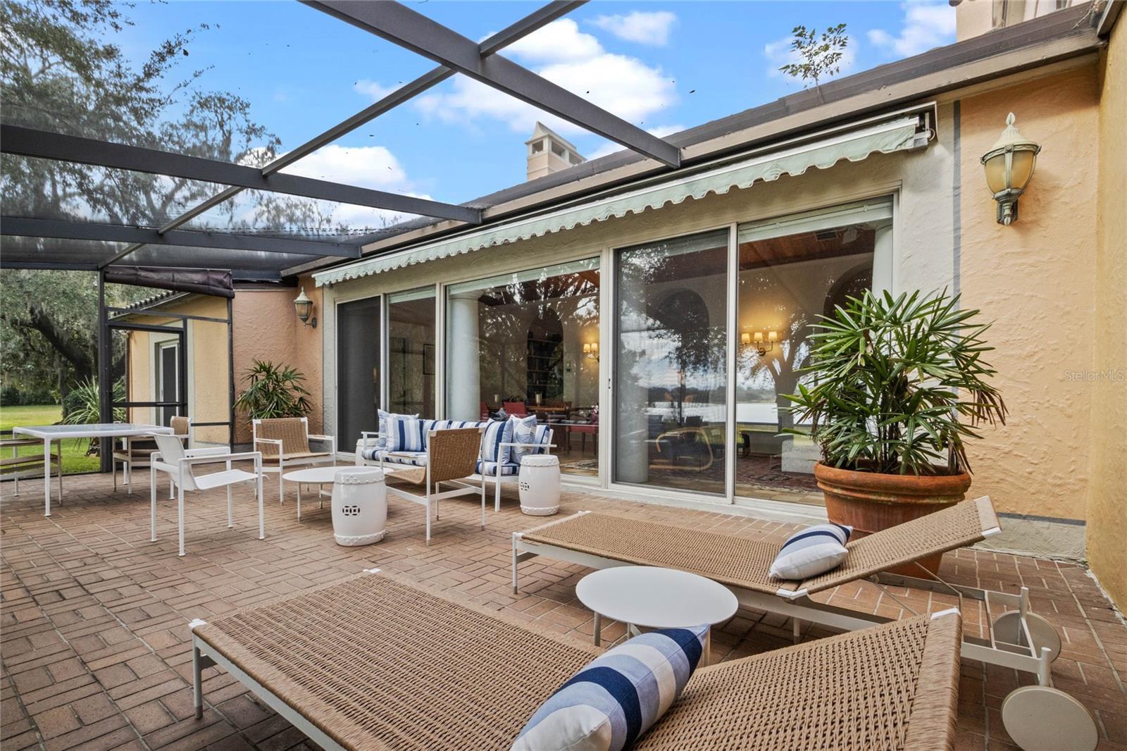 MOUNTAIN LAKE ESTATES - Residential