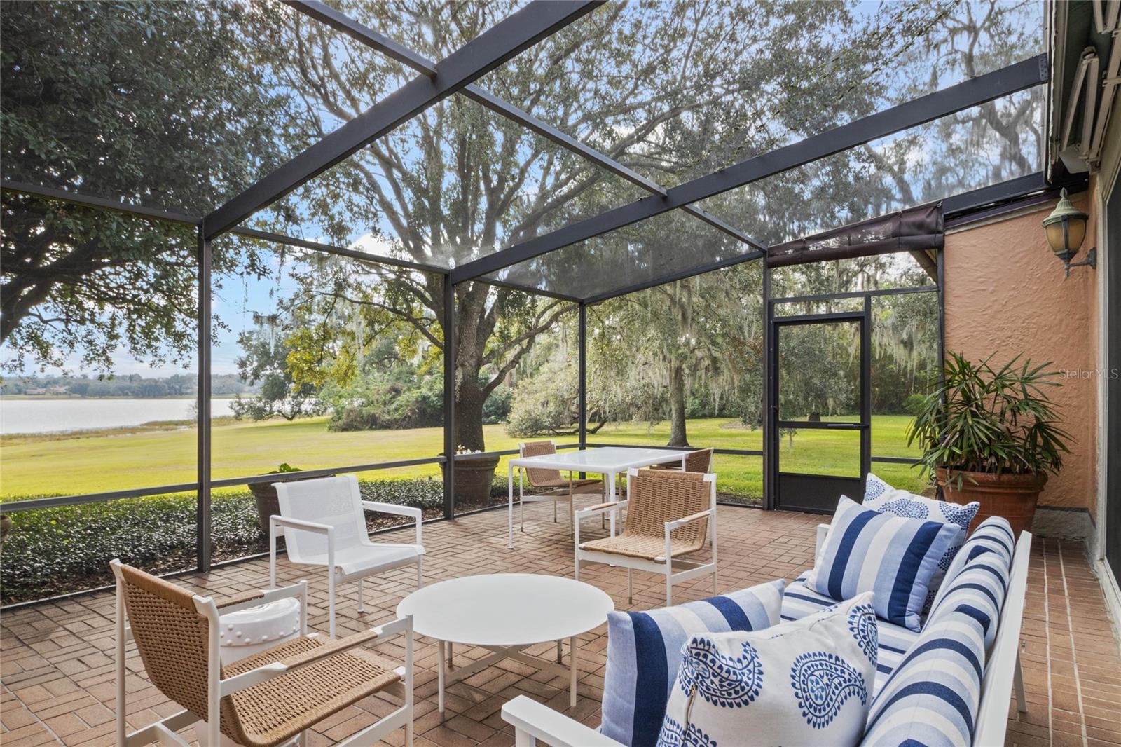 MOUNTAIN LAKE ESTATES - Residential