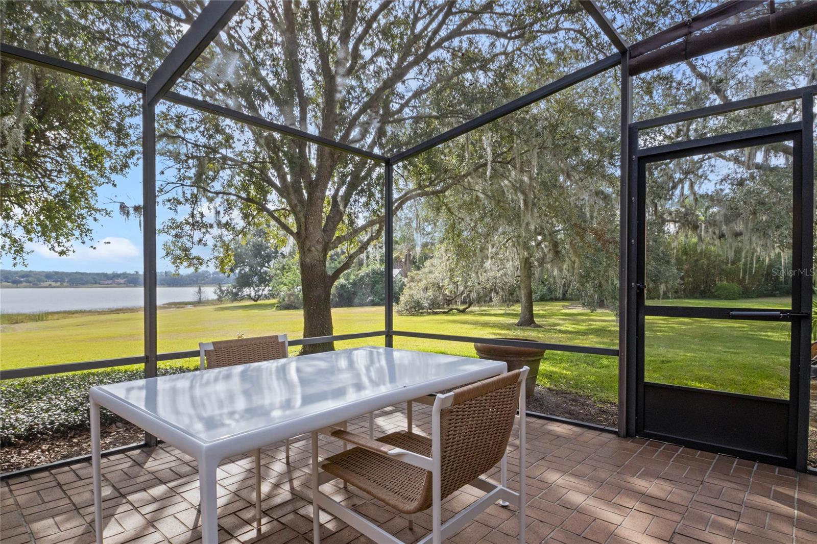 MOUNTAIN LAKE ESTATES - Residential