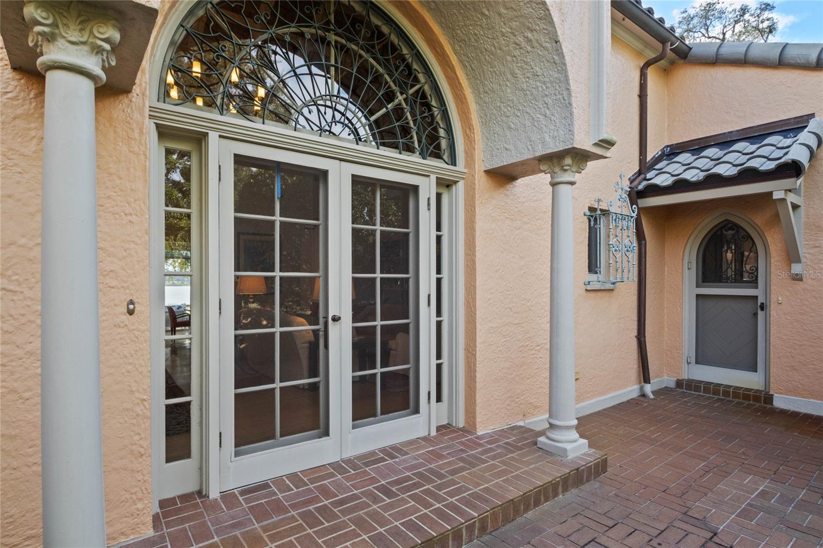 MOUNTAIN LAKE ESTATES - Residential