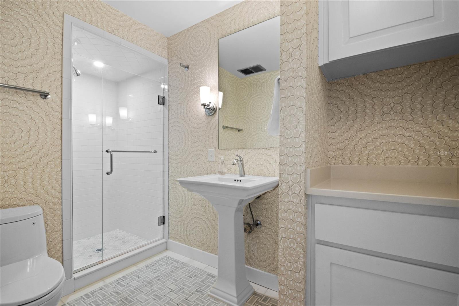 MOUNTAIN LAKE ESTATES - Residential