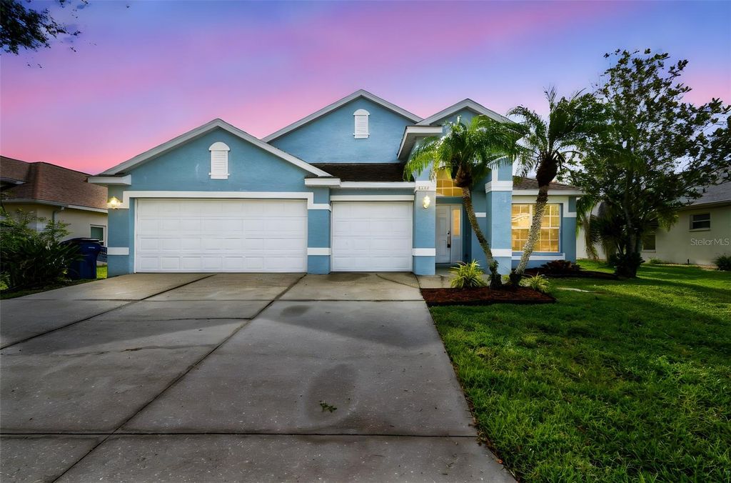 Photo of 6226 Bobby Jones Court, Palmetto, FL 34221 (MLS # TB8416850)