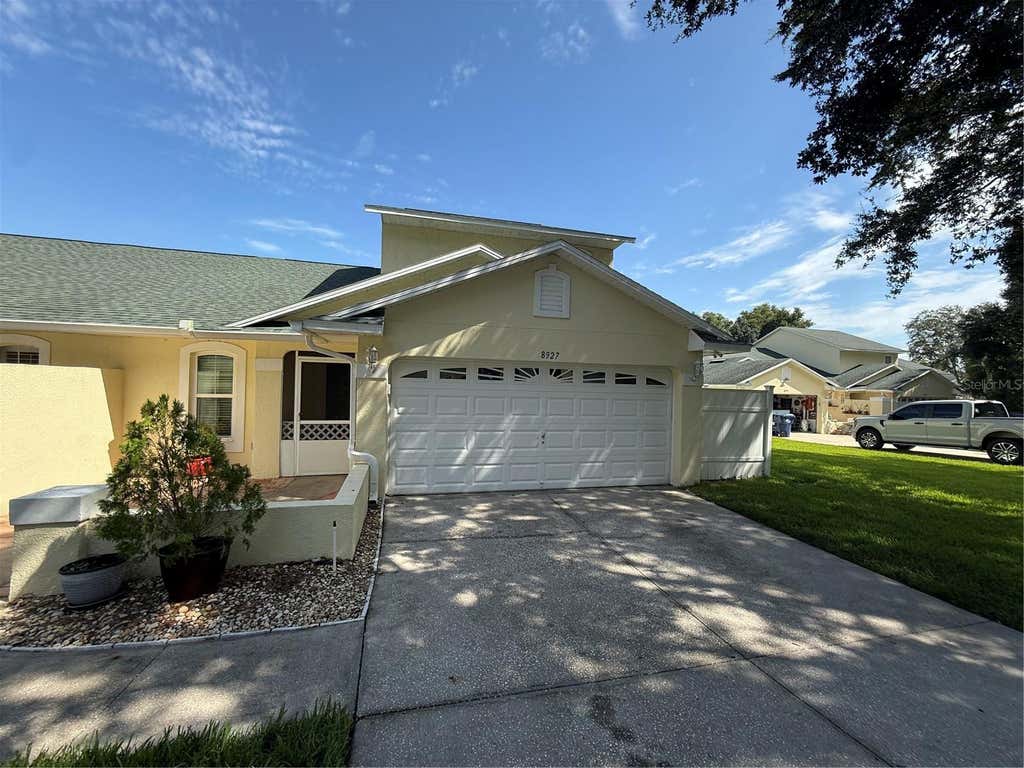 Photo of 8927 Courtyard Lane, Groveland, FL 34736 (MLS # G5116768)
