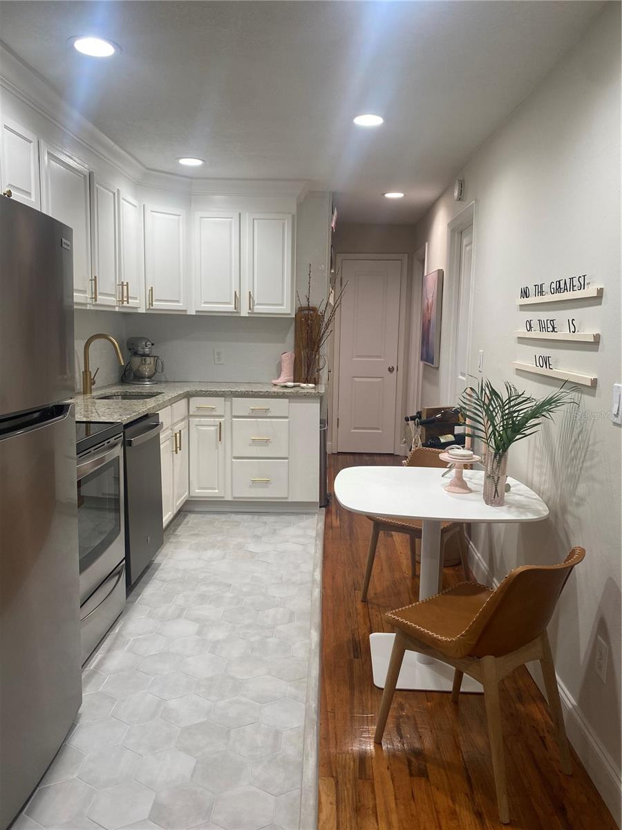 HAMPSHIRE HOUSE - Residential