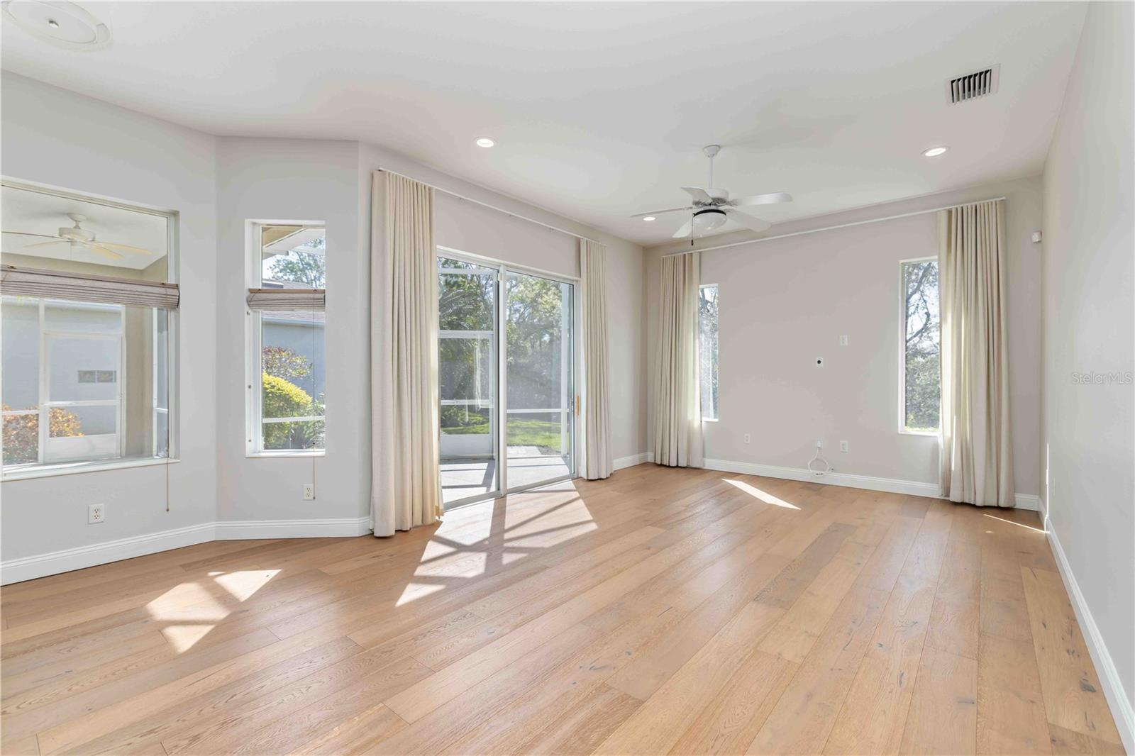 ASHLEY TRACE AT UNIVERSITY PLACE - Residential