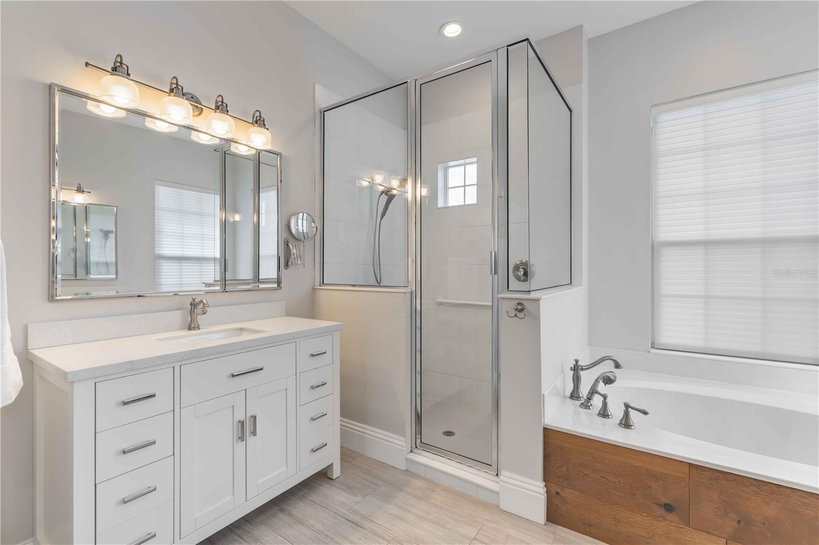 ASHLEY TRACE AT UNIVERSITY PLACE - Residential