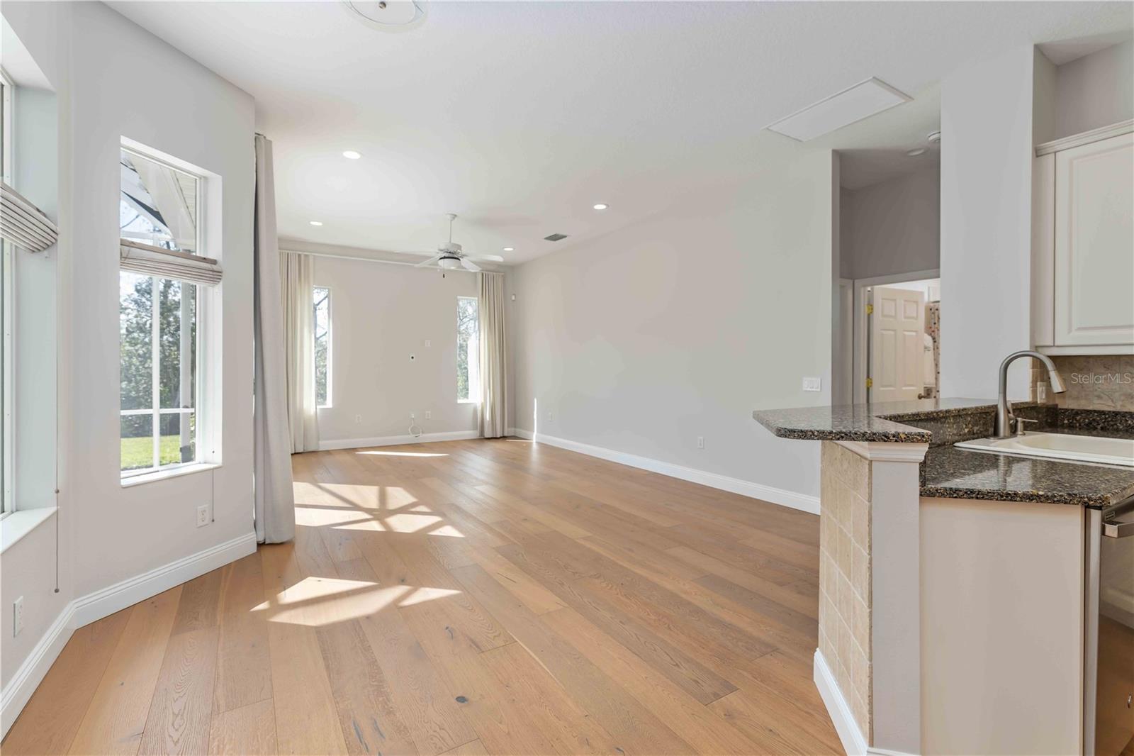 ASHLEY TRACE AT UNIVERSITY PLACE - Residential