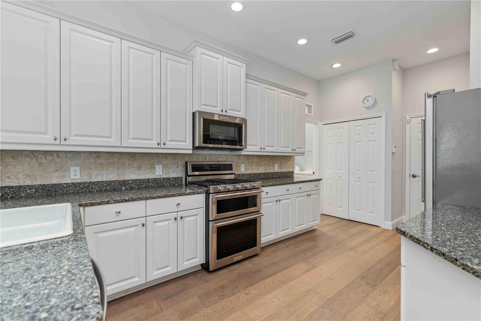 ASHLEY TRACE AT UNIVERSITY PLACE - Residential