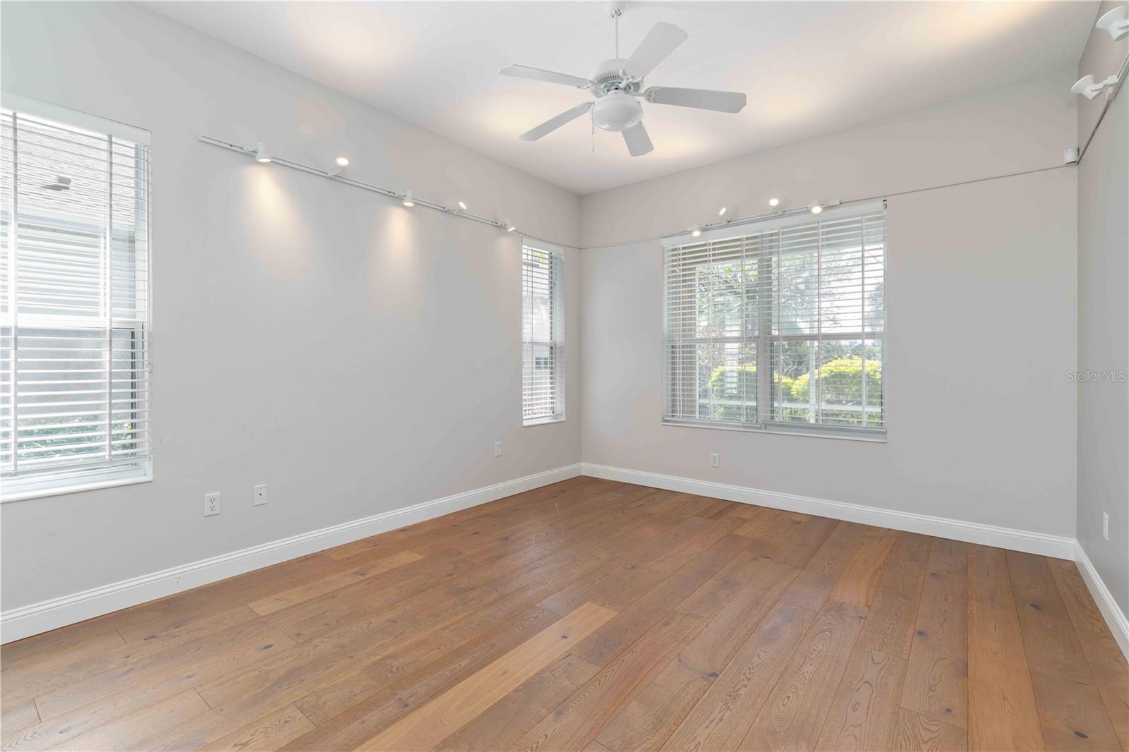 ASHLEY TRACE AT UNIVERSITY PLACE - Residential