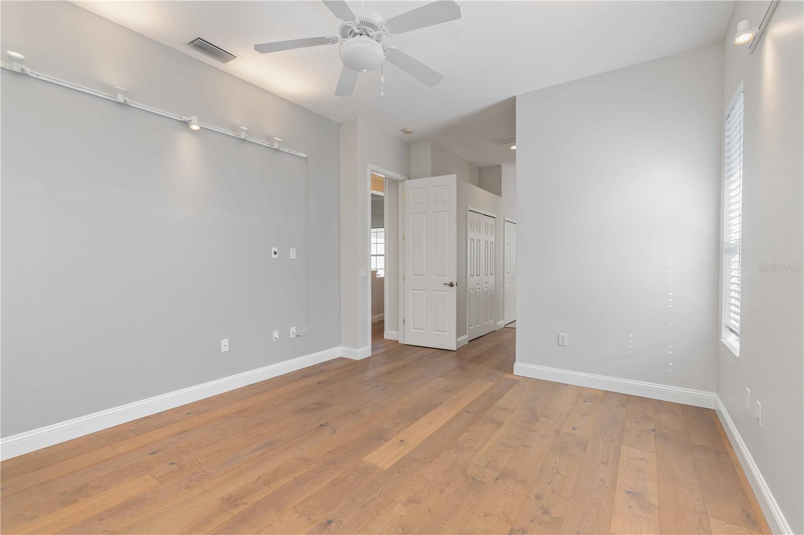 ASHLEY TRACE AT UNIVERSITY PLACE - Residential