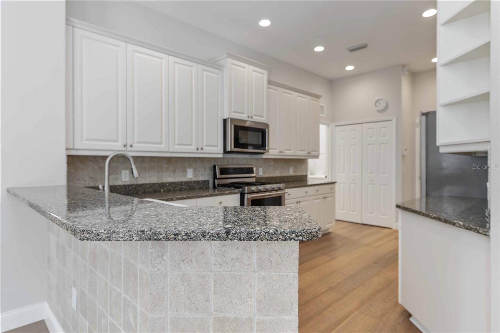 ASHLEY TRACE AT UNIVERSITY PLACE - Residential