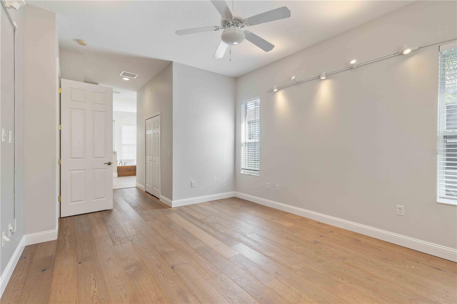 ASHLEY TRACE AT UNIVERSITY PLACE - Residential