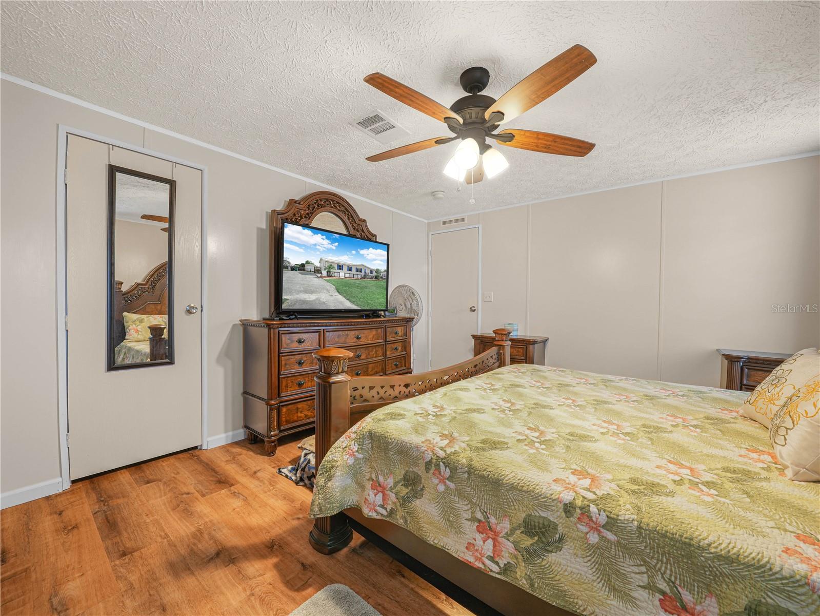 TAYLOR CRK ISLES UN V - Residential