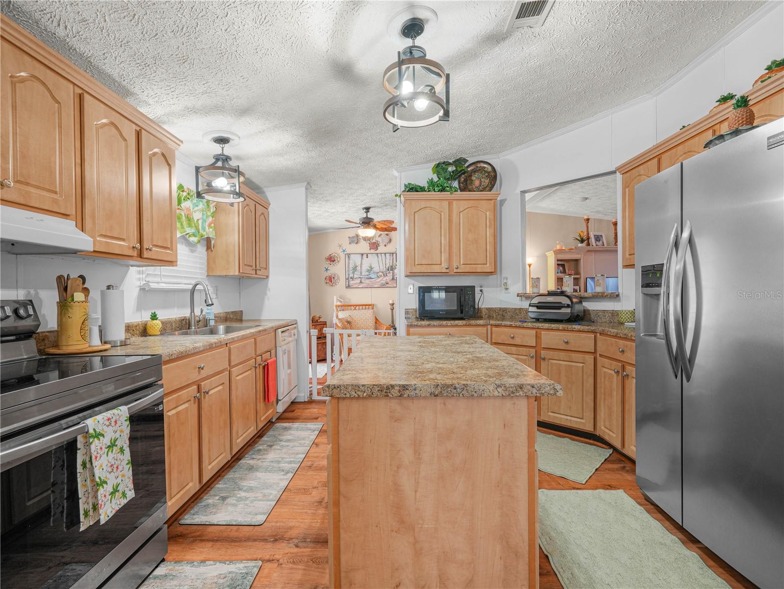 TAYLOR CRK ISLES UN V - Residential