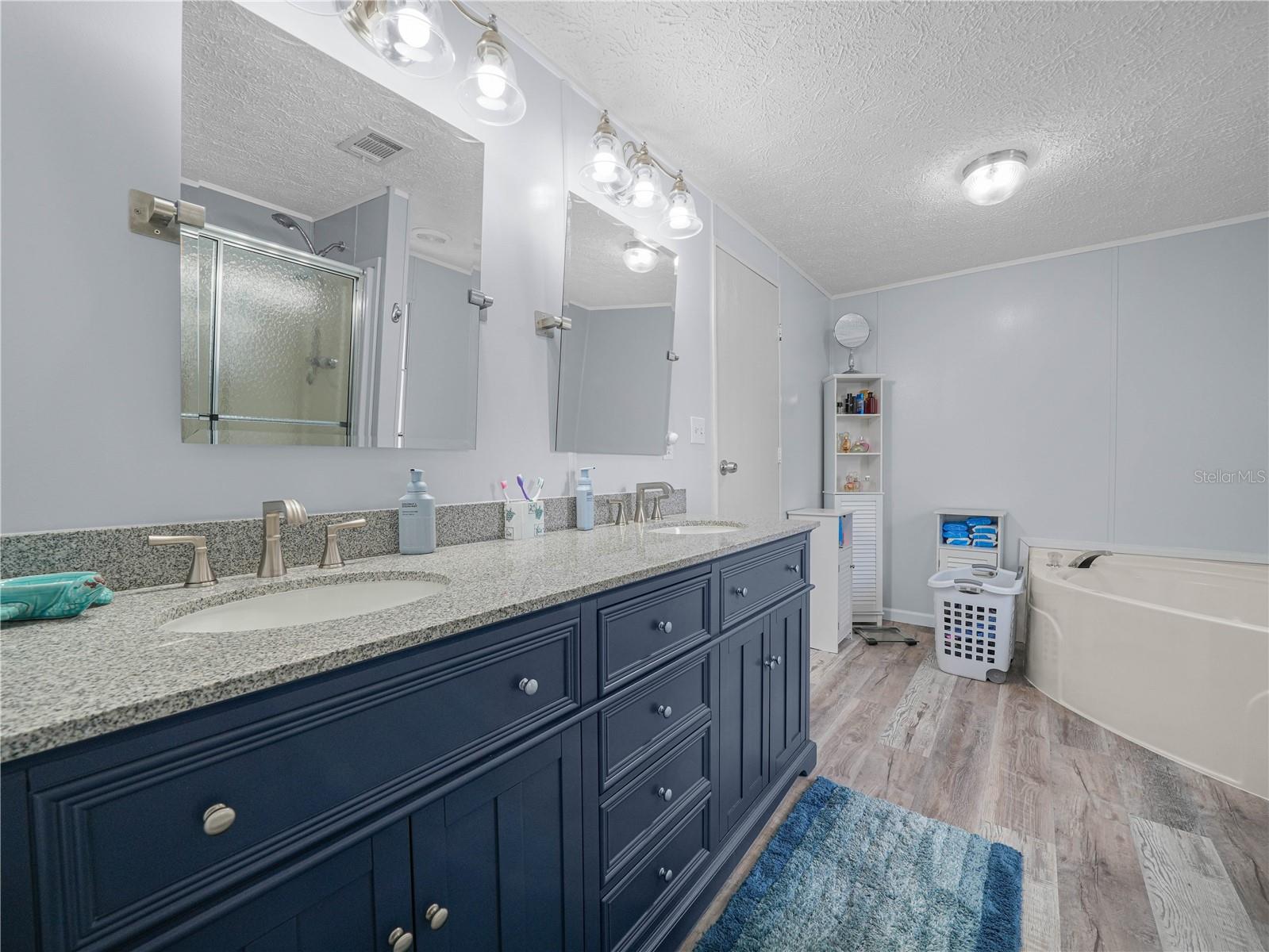 TAYLOR CRK ISLES UN V - Residential