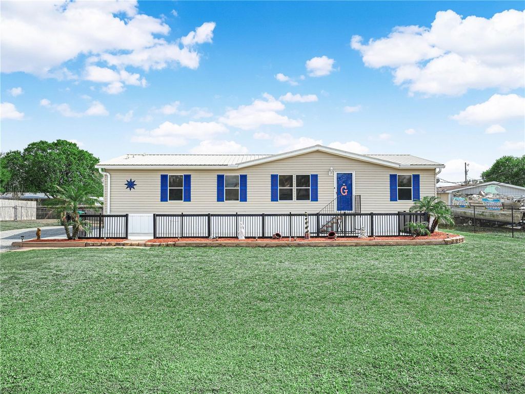 Photo of 2200 SE 24th Boulevard, Okeechobee, FL 34974 (MLS # S5144423)