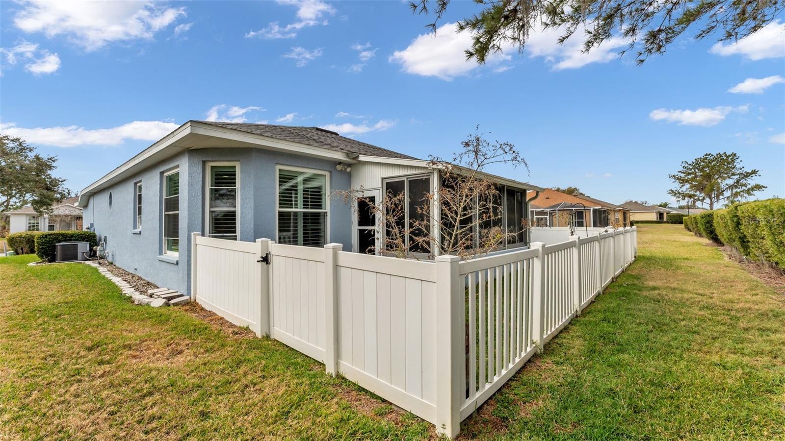 CARILLON LAKES - Residential